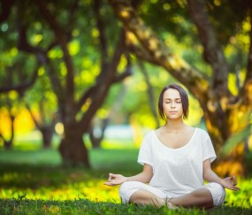 开云网页版-VAR判罚再引争议，曼联对阵申花裁判判点引发巨大争议，足球规则何时能让人心服口服？VAR判罚再引争议，曼联申花点球风波何时休？
