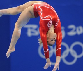 开云赛事集团-维尼修斯，一个人的风暴！帽子戏法撕裂巨龙防线，波尔图后防线沦为笑柄，维尼修斯一个人的风暴！帽子戏法撕裂波尔图防线